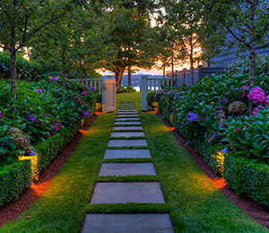 garden-pathway-lighting